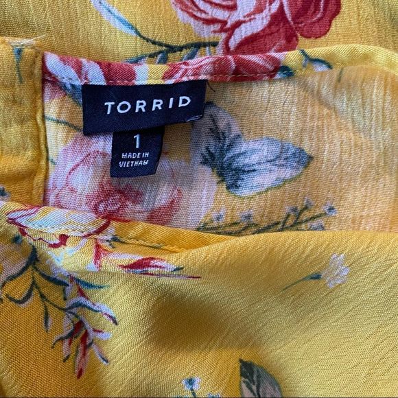 Torrid • Yellow Floral Gauze Button Back Blouse - Picture 7 of 9